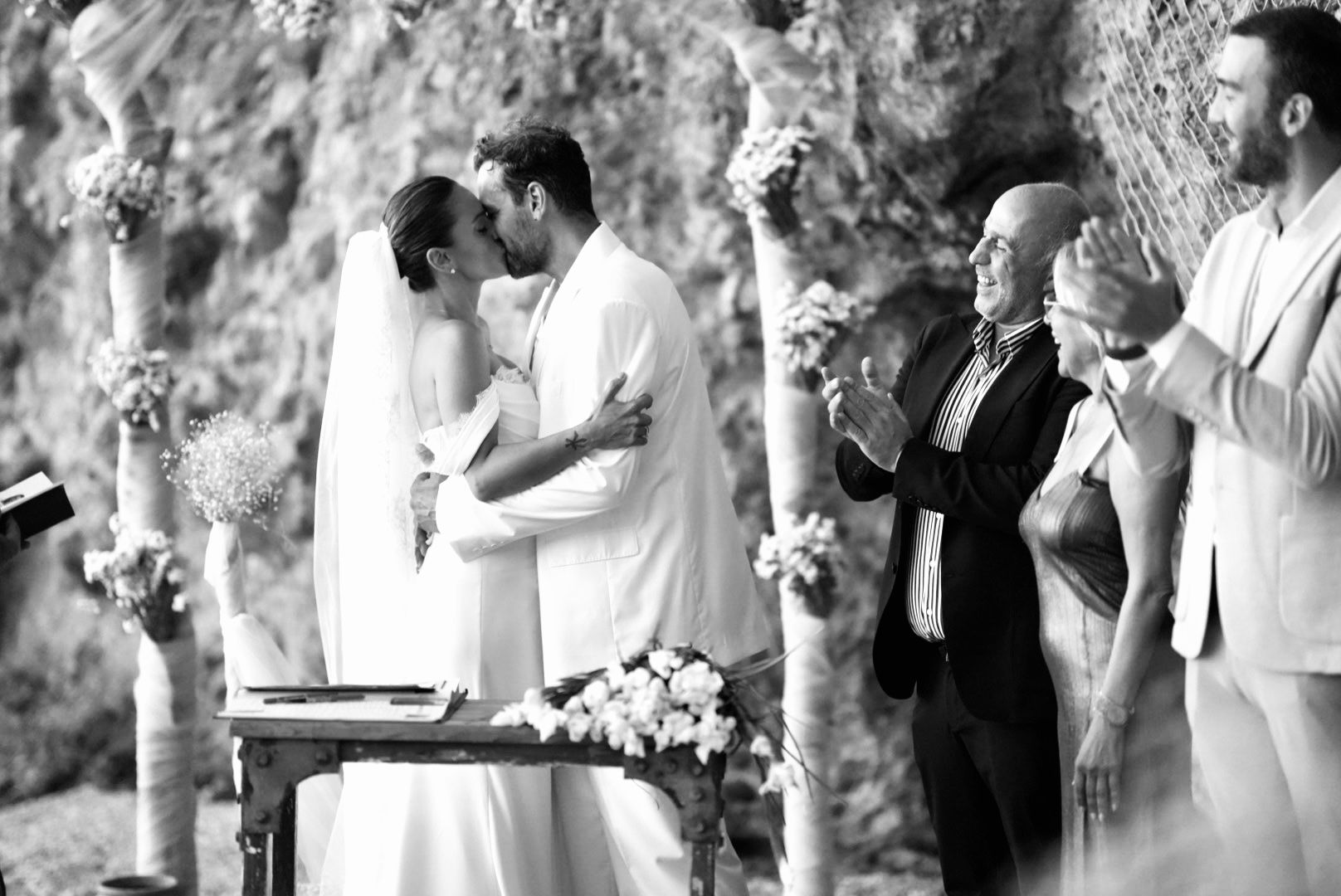 BESTEMSU ÖZDEMİR VE ERSİN GÖRKEM FETHİYE’DE DÜNYAEVİNE GİRDİ