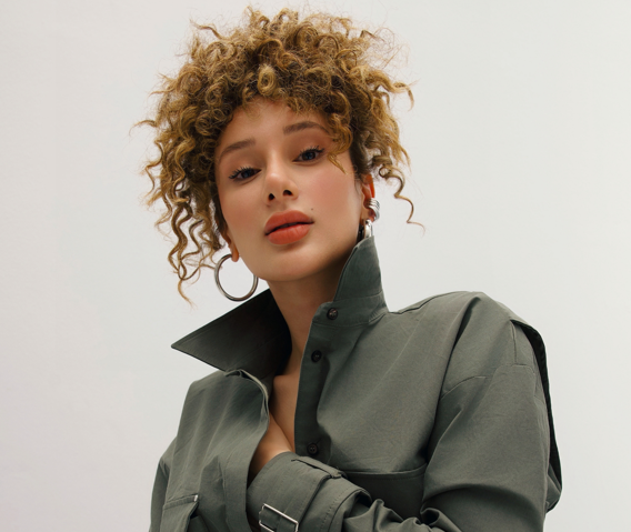 MELA BEDEL’DEN YAZA DAMGA VURACAK YENİ HİT: “HADİ YALLAH”