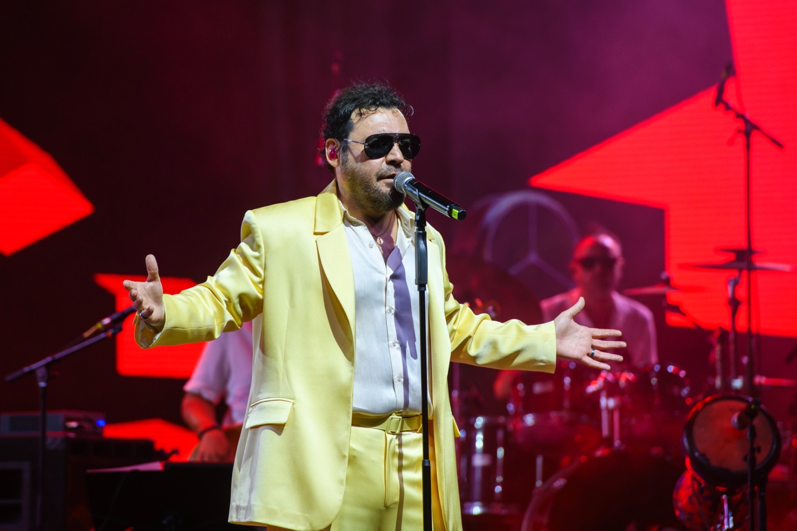 Yasemin Şefik Kulislere Dalıyor!