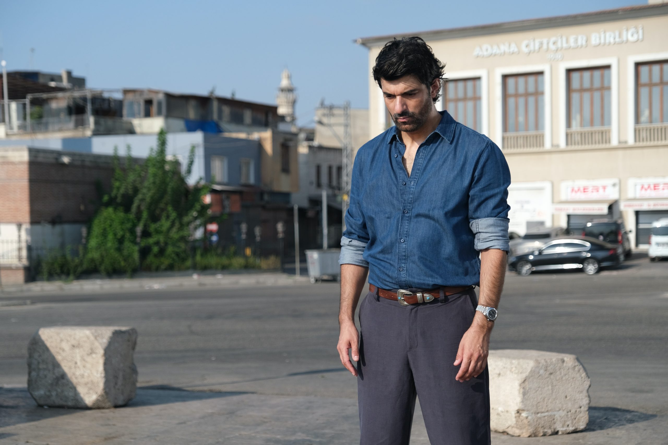 ‘BEREKETLİ TOPRAKLAR’ DİZİSİNDEN MERAK UYANDIRAN BİR TANITIM YAYINLANDI!