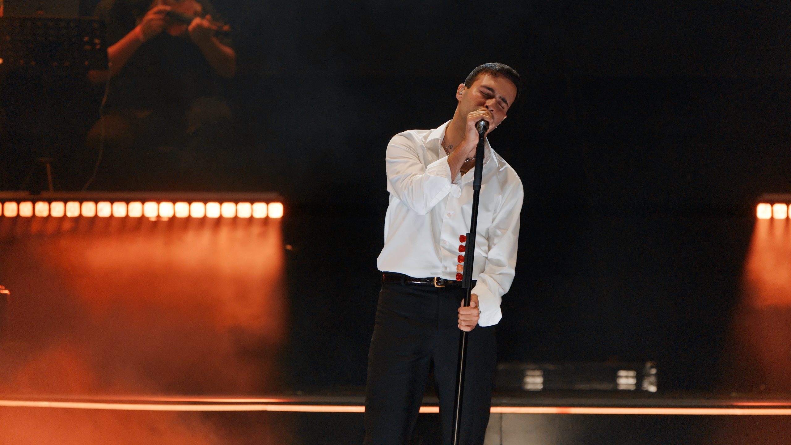 MERT DEMİR TRENDLERDE!