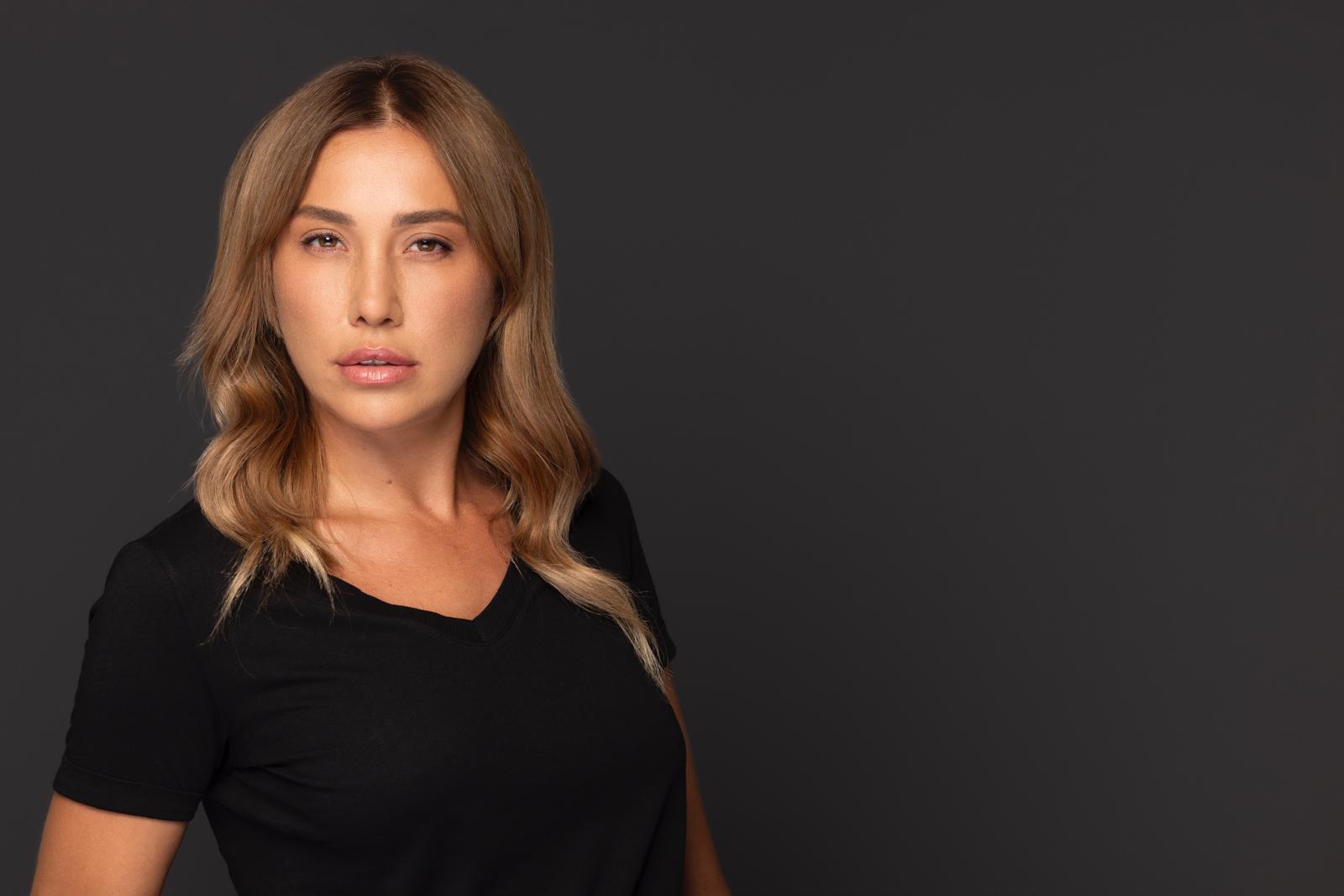 Aslı Başak Hanoğlu’ndan Sahneye Cesur Adım: Tiyatroda Güçlü Performans