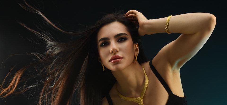 Ayşe Arma Moda ve Ekran Dünyasında Yükseliyor