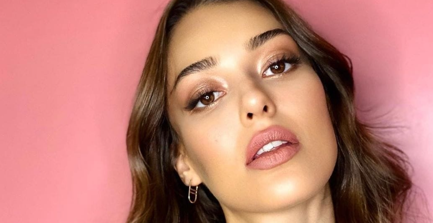 Dilan Çiçek Deniz Kimdir? Kaç Yaşında, Nereli, Boyu Kaç, Sevgilisi Kim? Hangi Dizilerde ve Filmlerde Oynadı? Dilan Çiçek Deniz’in Hayatı ve Kariyeri
