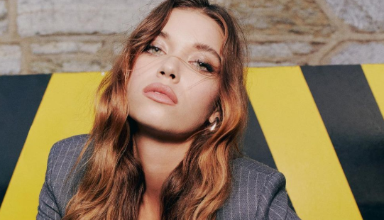 Afra Saraçoğlu Kimdir? Kaç Yaşında, Nereli, Boyu Kaç, Sevgilisi Kim? Hangi Dizilerde Oynadı? Afra Saraçoğlu’nun Hayatı ve Kariyeri