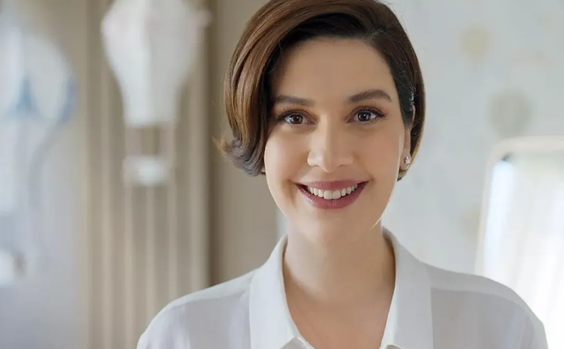 Bergüzar Korel Kimdir? Kaç Yaşında, Nereli, Boyu Kaç, Eşi Kim? Hangi Dizilerde ve Filmlerde Oynadı? Bergüzar Korel’in Hayatı ve Kariyeri