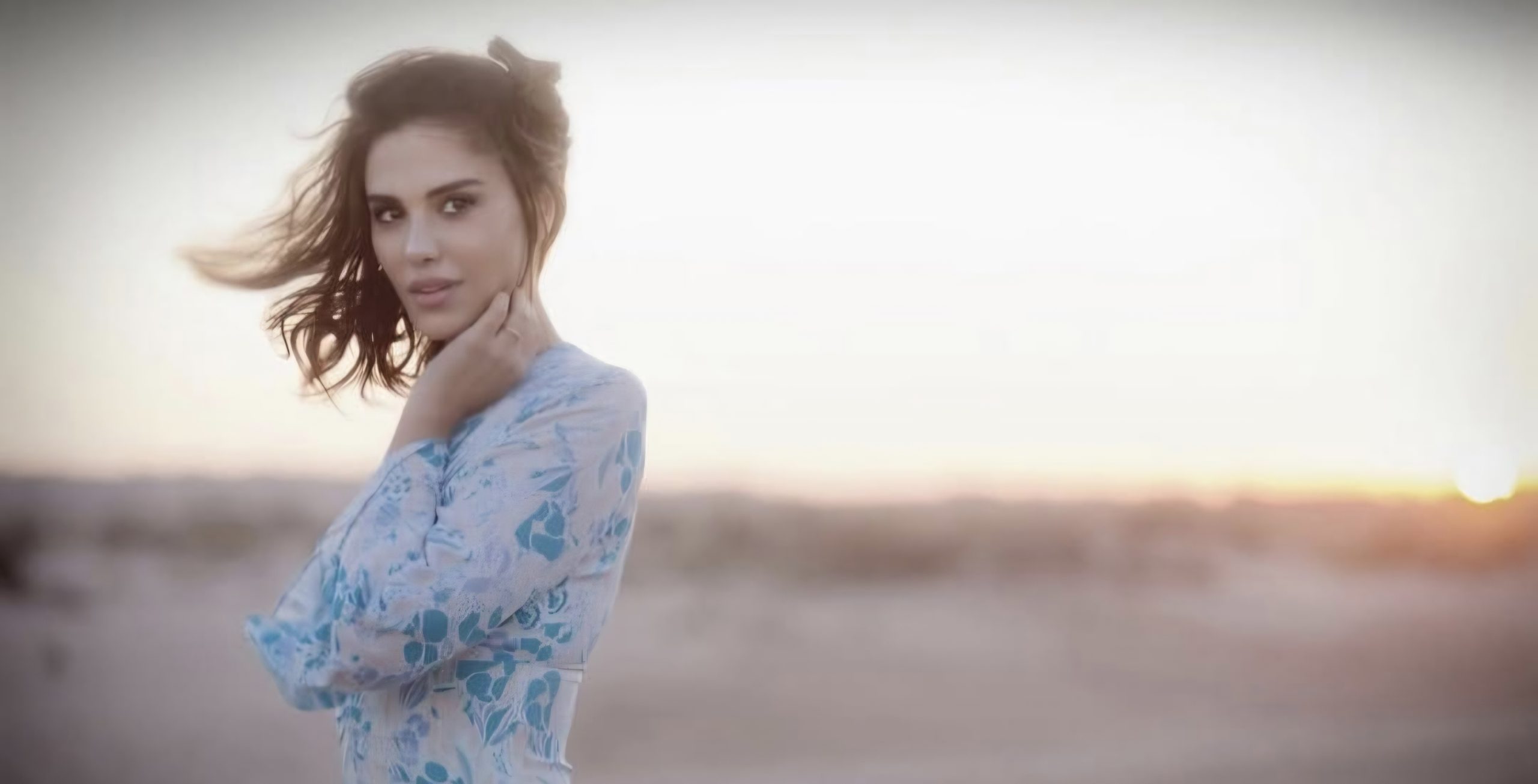 Şükran Ovalı Kimdir? Kaç Yaşında, Nereli, Boyu Kaç? Şükran Ovalı’nın Hayatı ve Oyunculuk Kariyerindeki Yükselişi