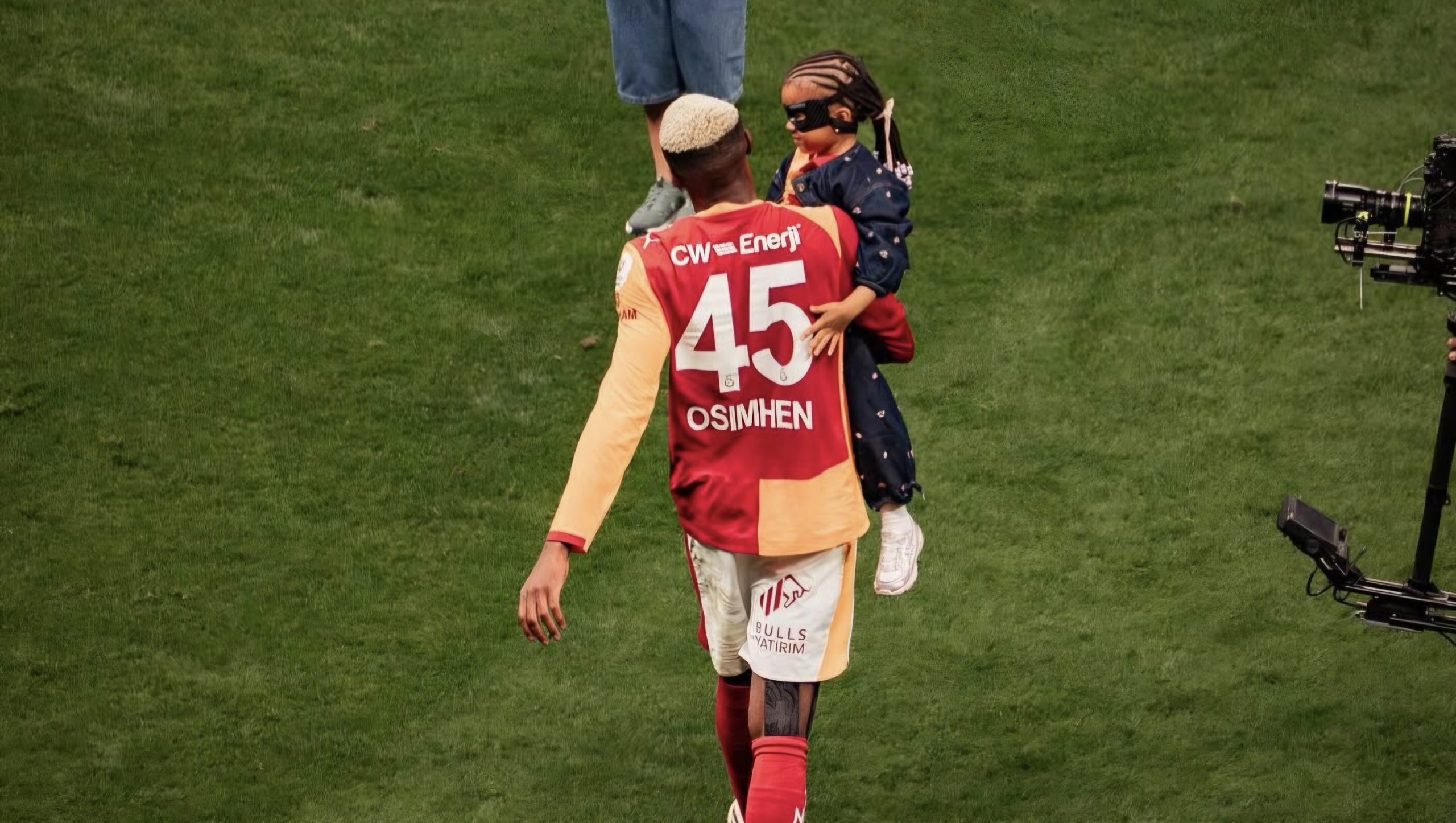 “Antrenmandan Daha Az Yorulduk!”: Victor Osimhen’den Derbi Sonrası Çok Konuşulacak Sözler