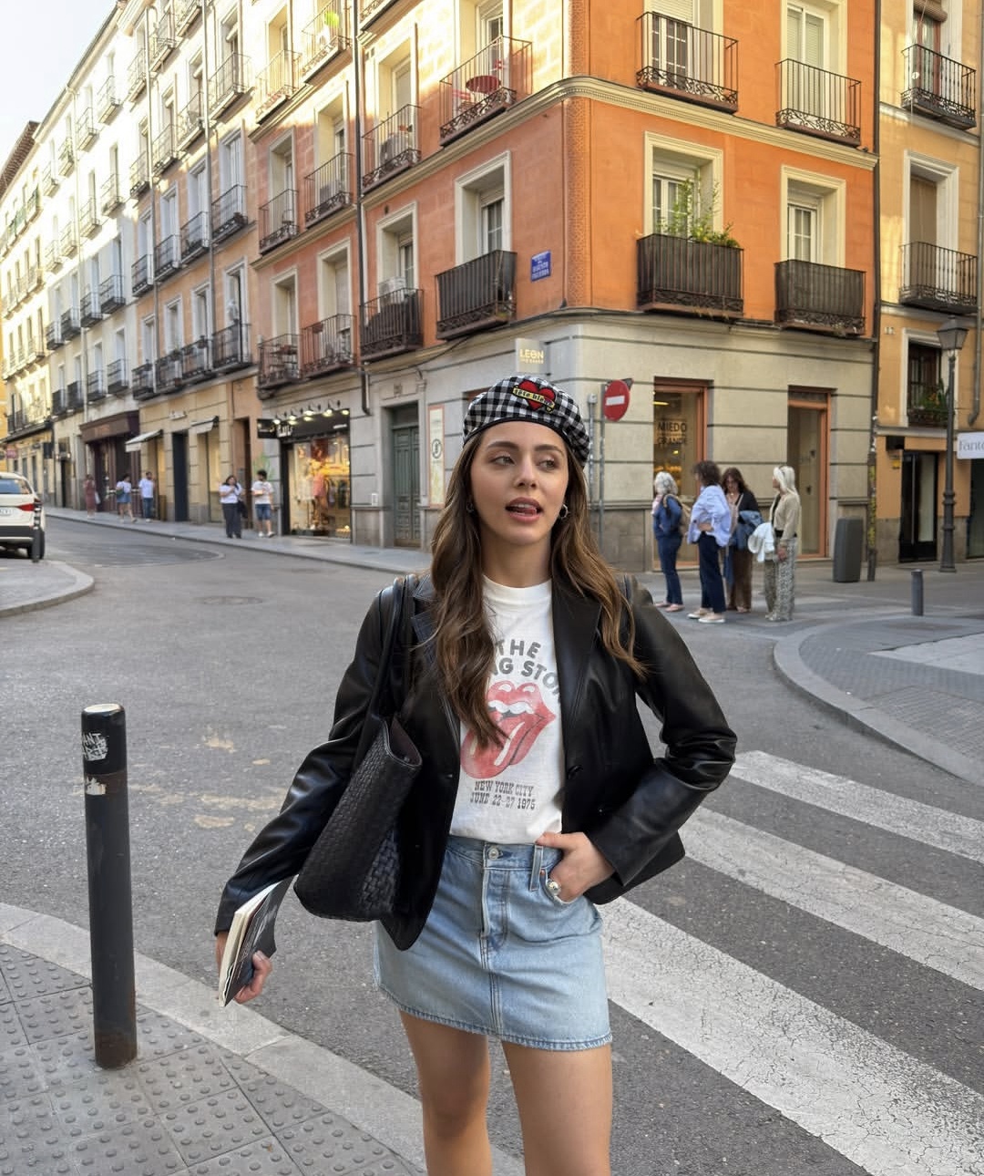 İspanya Tatilinde Dikkat Çeken Detay! Sıla Türkoğlu’nun Yüzüğü Olay Yarattı