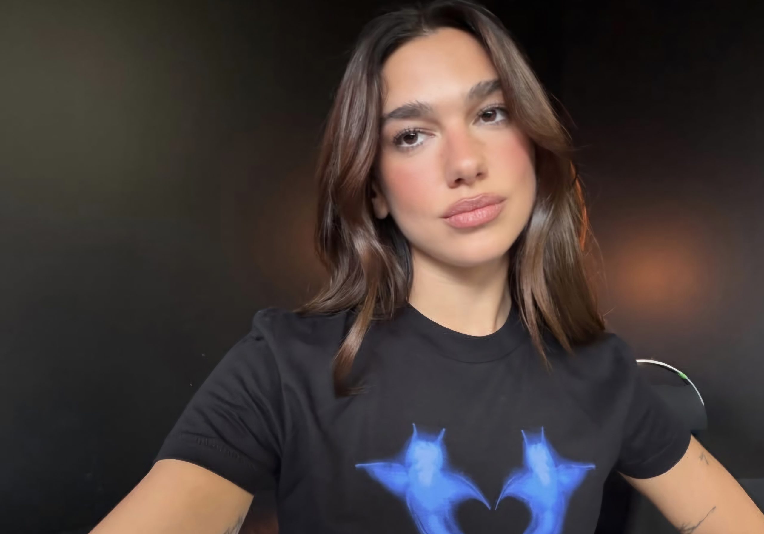 Dua Lipa Kimdir? Kaç Yaşında, Nereli, Boyu Kaç? Dua Lipa’nın Hayatı ve Müzik Kariyerindeki Yükselişi