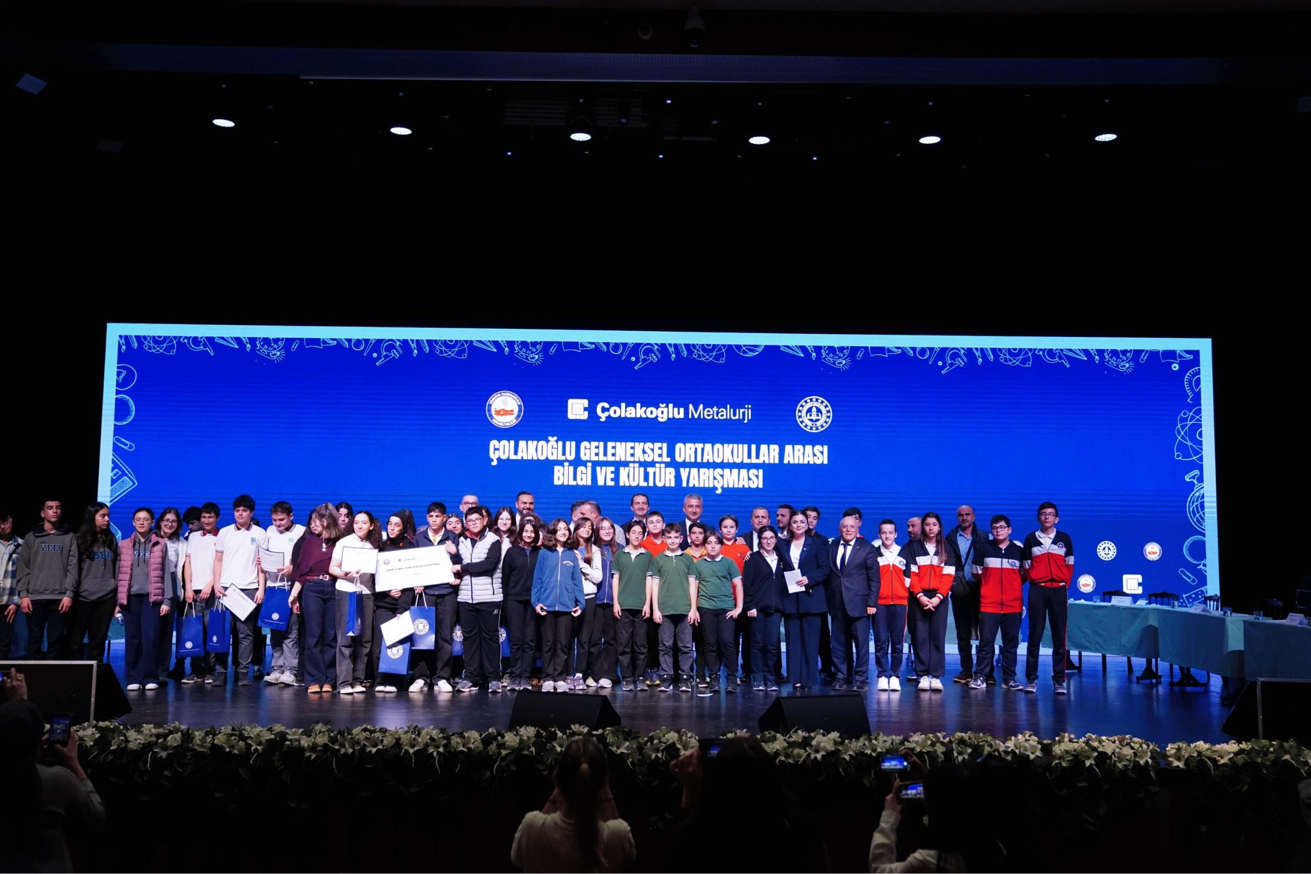 ÇOLAKOĞLU METALURJİ’NİN GELENEKSEL BİLGİ VE KÜLTÜR YARIŞMASI YOĞUN KATILIMLA GERÇEKLEŞTİ