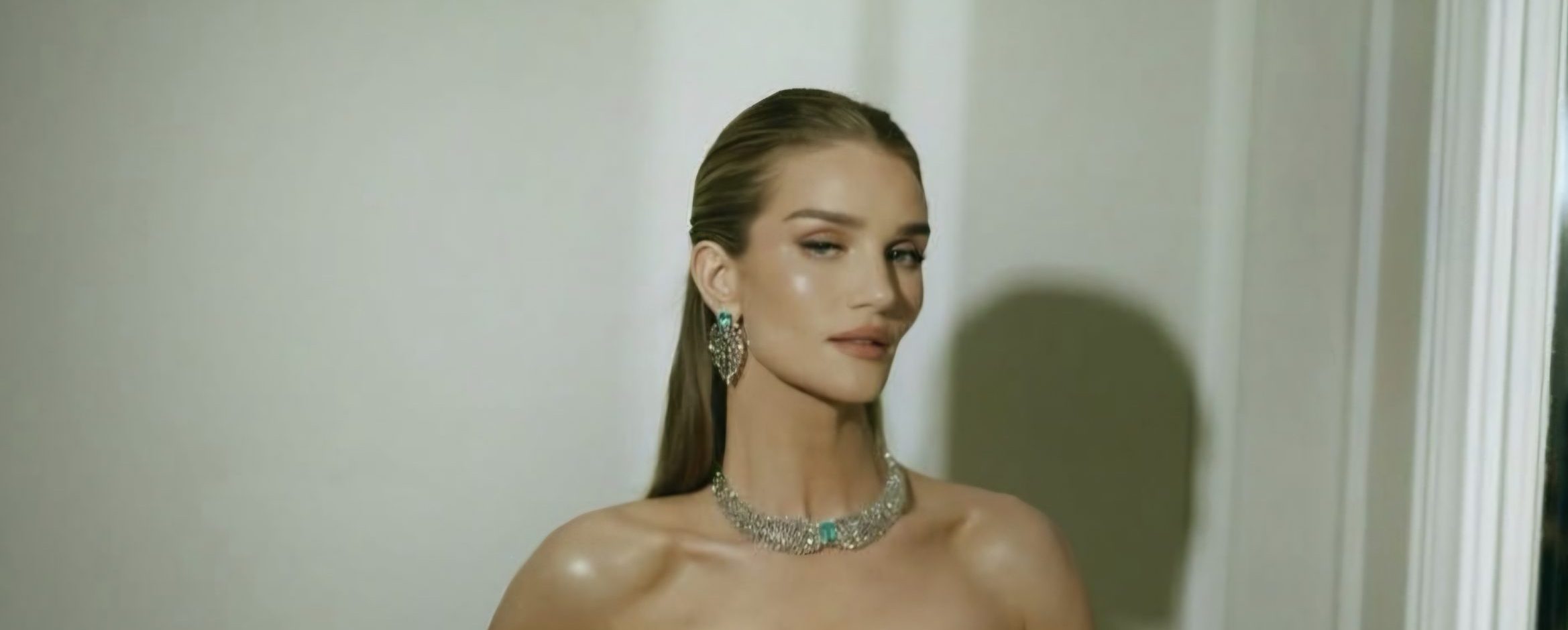 Rosie Huntington-Whiteley Kimdir? Kaç Yaşında, Nereli, Boyu Kaç? Rosie Huntington-Whiteley’nin Hayatı ve Süper Model Kariyerindeki Yükselişi
