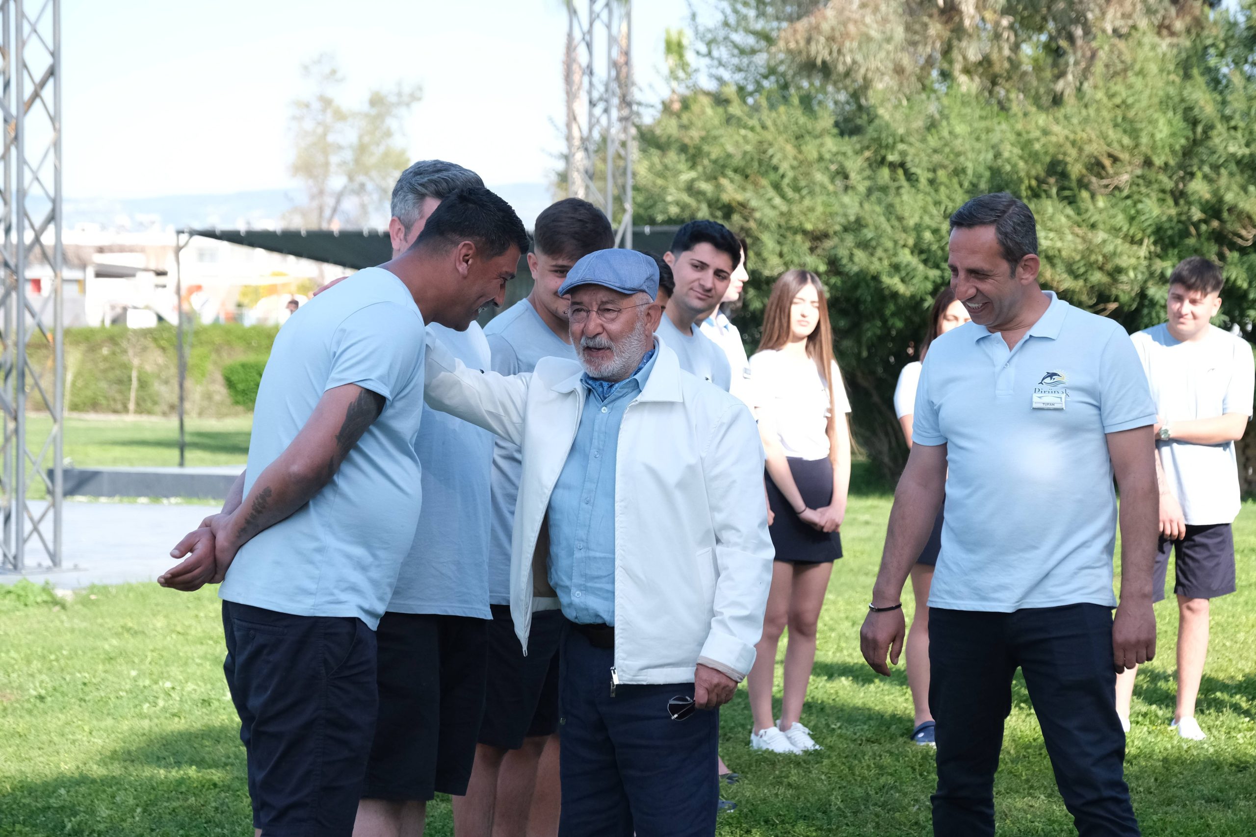 Kıyma filminde ilk yardım dersi sahnesi izleyenleri kahkahaya boğdu