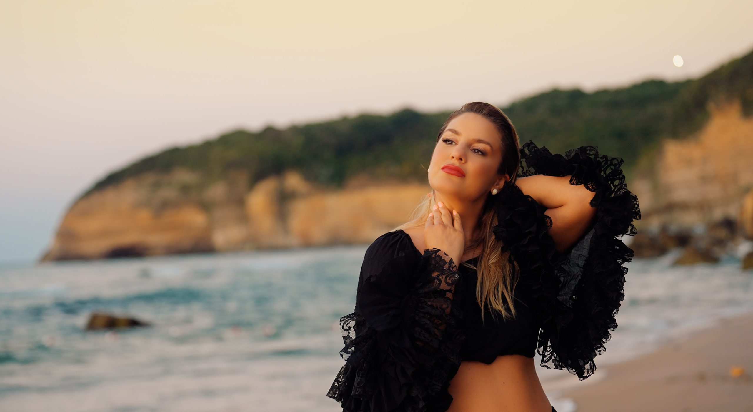 Zeynep Avcı’dan Yazın Yeni Hiti! “Ders Olsun” Modern Yorumu ve Klibiyle Yayında